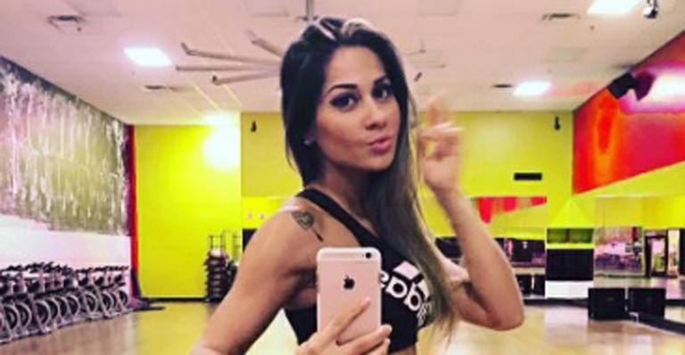 Mayra Cardi surpreende fãs com recuperação após cirurgia na coluna: “Nem eu acredito”