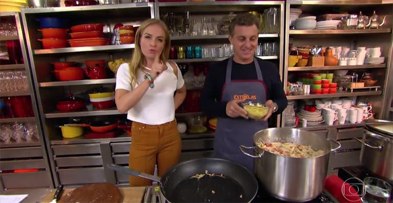 Luciano Huck conta mal entendido no primeiro Natal com Angélica: ‘Meus pais foram embora’