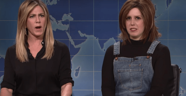 Jennifer Aniston encontra Rachel, sua personagem de ‘Friends’, no ‘SNL’