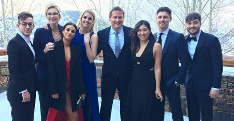 Elenco de Glee se reúne em casamento de Becca Tobin