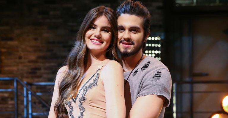 Luan Santana comenta parceria com Camila Queiroz