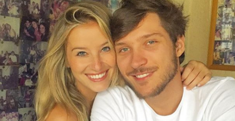 Barbara França, de Malhação, posa em clima de romance com o namorado: “Amor e natureza”
