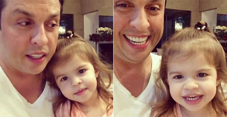 Com dois anos, filha de Ceará já imita Silvio Santos