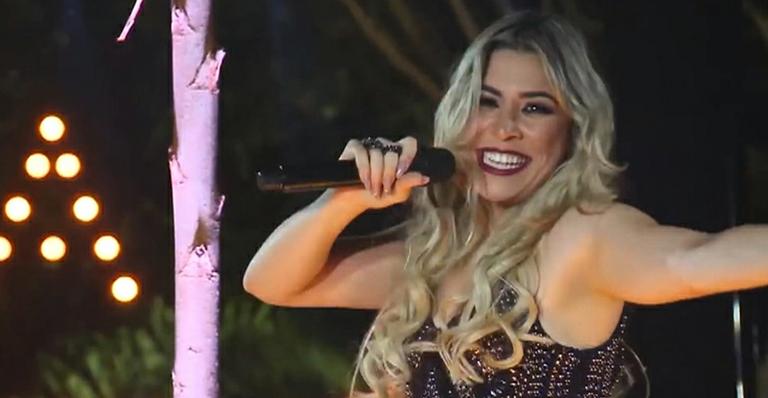 Naiara Azevedo, do hit ’50 reais’ coloca botox e mostra o resultado: ‘Deixa bonita pra caramba’