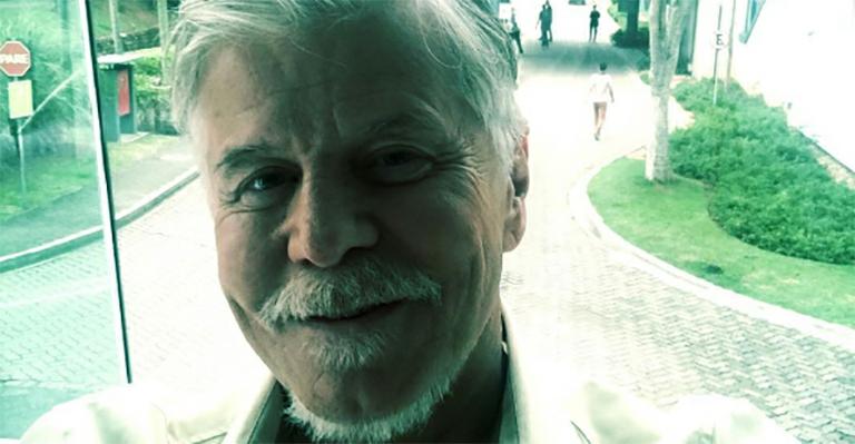 Que time! Miguel Falabella reúne em foto o elenco de ‘Brasil a Bordo’, sua nova série