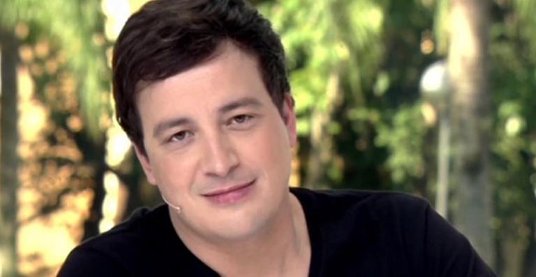Rafael Cortez curte festa animada com youtubers