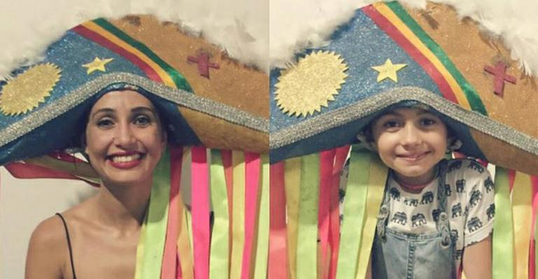 Camila Pitanga posa com a filha durante férias no Nordeste e semelhança impressiona fãs: “Sua miniatura”