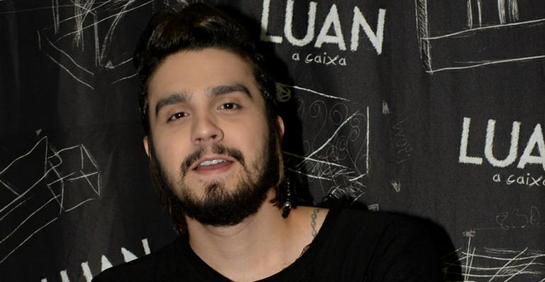 Luan Santana compartilha piada sobre look duvidoso e fãs pedem: ‘Esquadrão da moda já!’