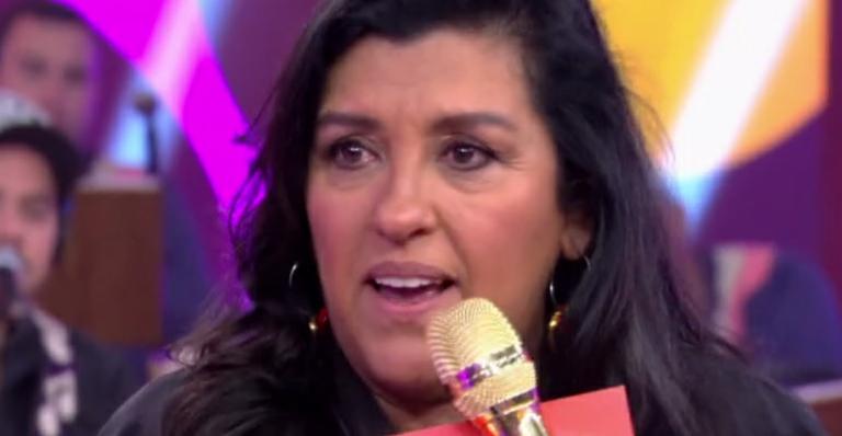 Regina Casé se emociona ao lembrar do pai: ‘Ando com uma saudade horrível’