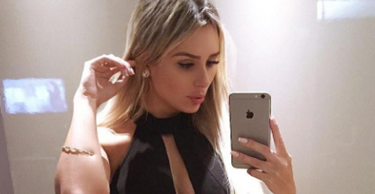 Grávida de oito meses, ex-BBB Letícia Santiago explica minibarriga: ‘Genética’