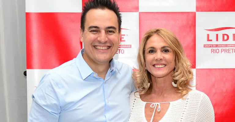 Hortência participa de leilão beneficente em SP
