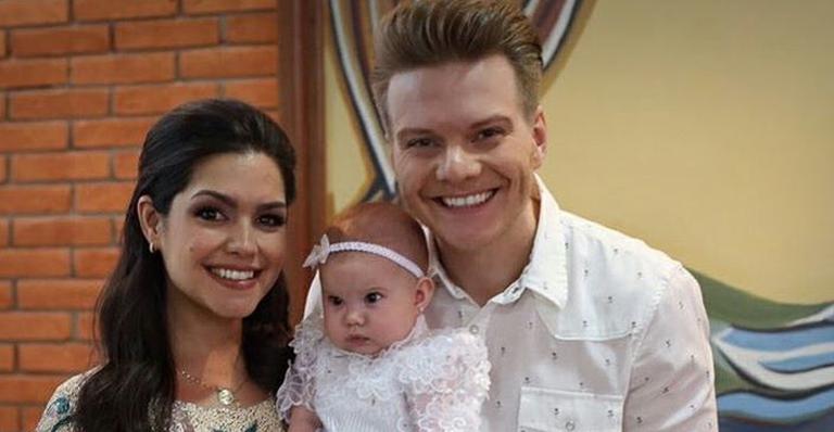 Thais Fersoza e Michel Teló batizam a filha, Melinda: ‘Ficamos encantados’