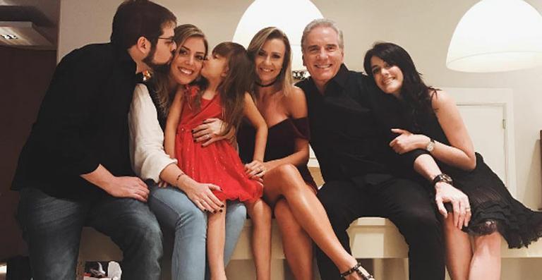 Roberto Justus reúne a família em Natal antecipado