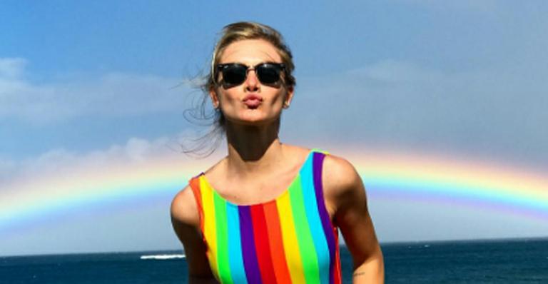Fiorella Mattheis curte dias de folga no Havaí