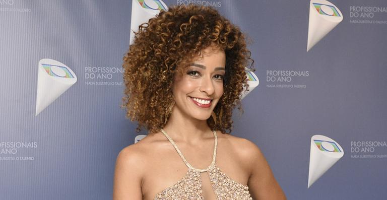 Alinne Prado conta quais são seus cuidados com o cabelo