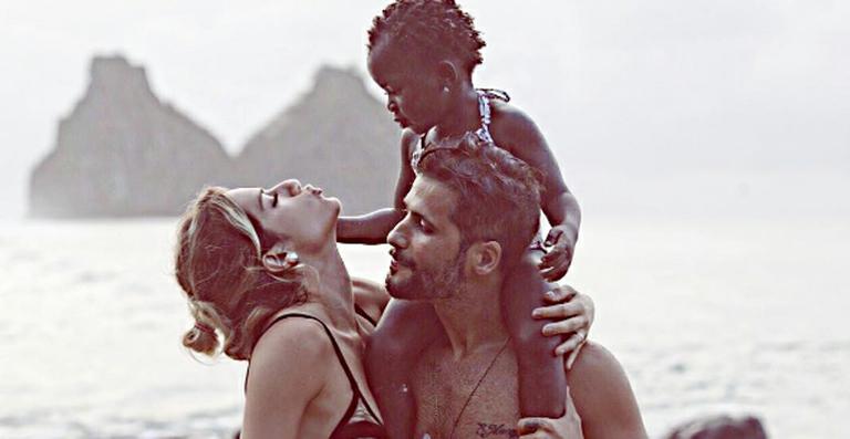 Giovanna Ewbank curte a família em Fernando de Noronha