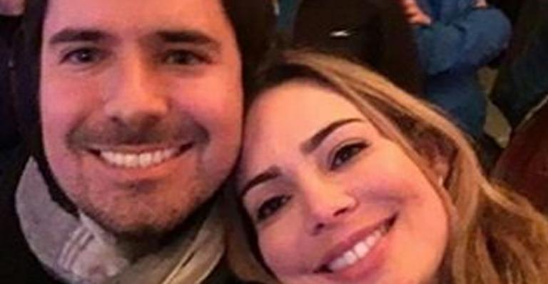 Rachel Sheherazade anuncia noivado no Facebook