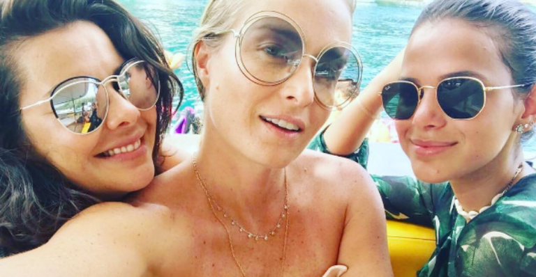 Angelica curte praia ao lado de Bruna Marquezine e Fernanda Souza
