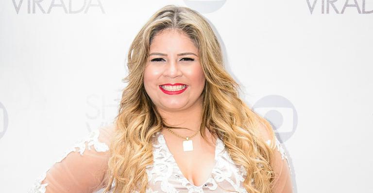 Marília Mendonça cai no palco dançando funk e manda recado nas redes sociais