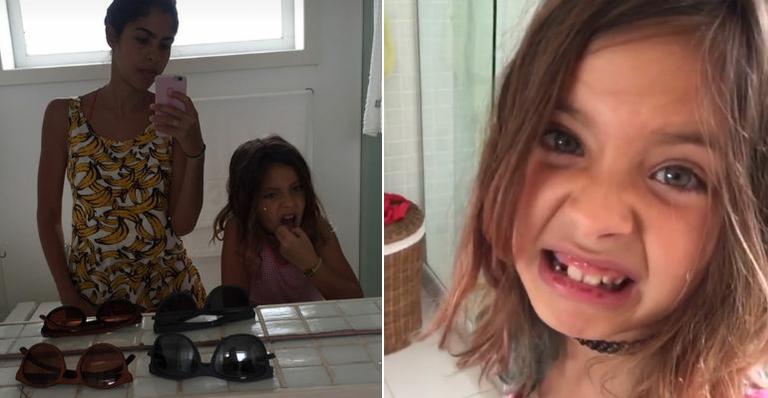 Bela Gil ensina a filha a escovar os dentes com argila
