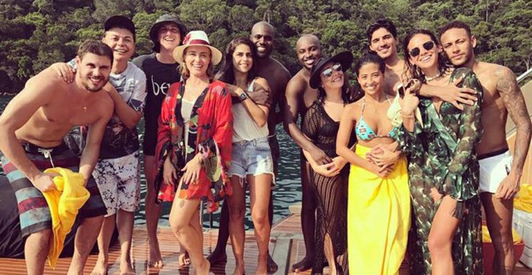 Bruninho comenta foto de “casal” com David Brazil: “Viva a criatividade”