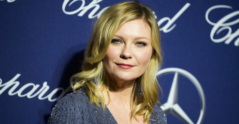 Kirsten Dunst rouba a cena com look deslumbrante em red carpet