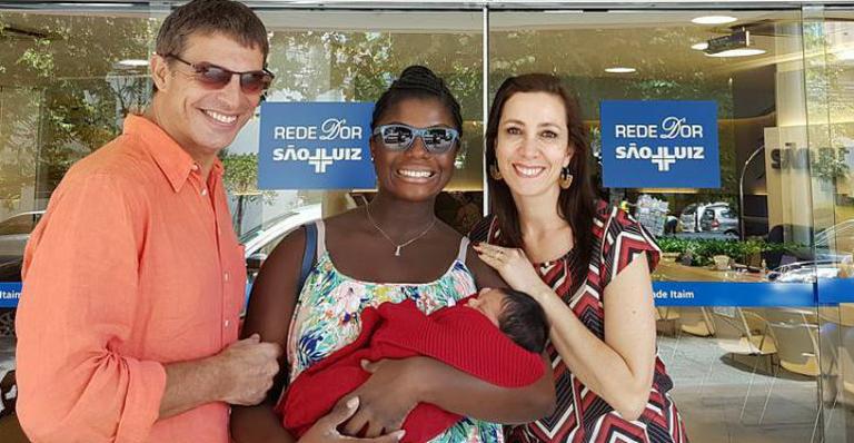 Nasce Olívia, primeira filha do casal Olivier Anquier e Adriana Alves