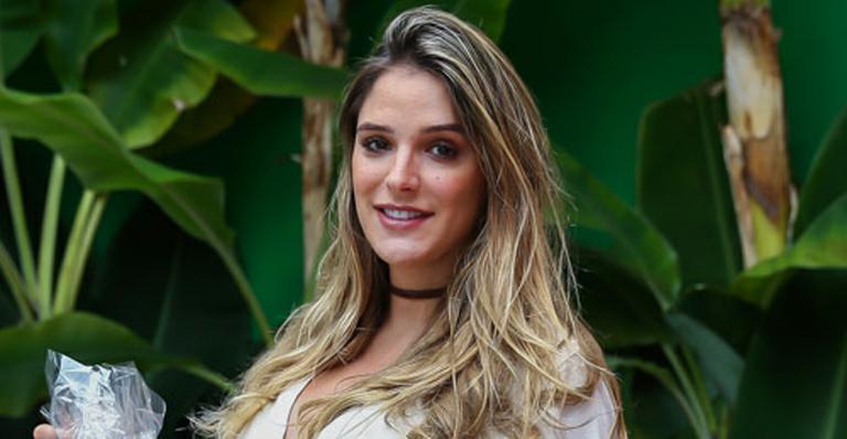 Rafa Brites mostra foto do nascimento de Rocco