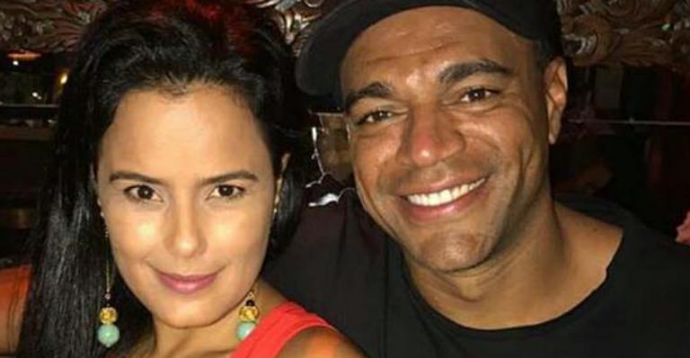 Luciele di Camargo mostra melasma no rosto e rebate crítica