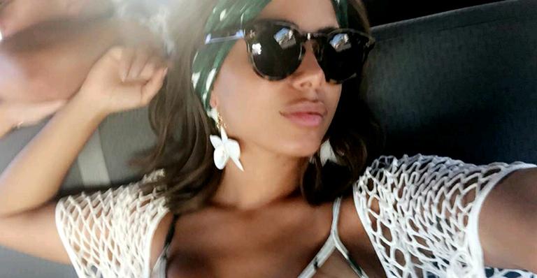 Anitta faz ‘tatuagem’ em férias no México
