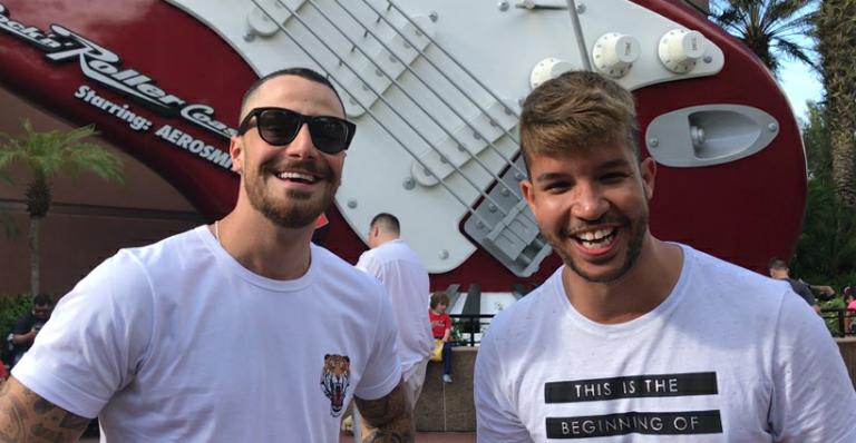 Felipe Titto se diverte no Hollywood Studios em Orlando