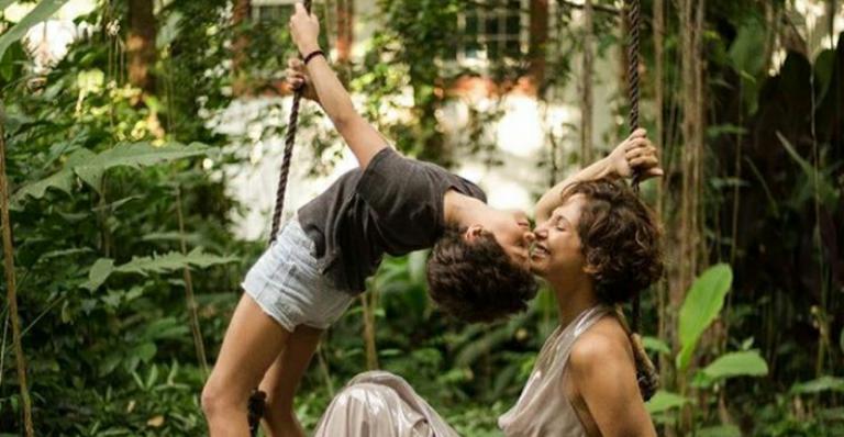 Camila Pitanga mostra foto encantadora com a filha: “É o futuro sorrindo pra mim”