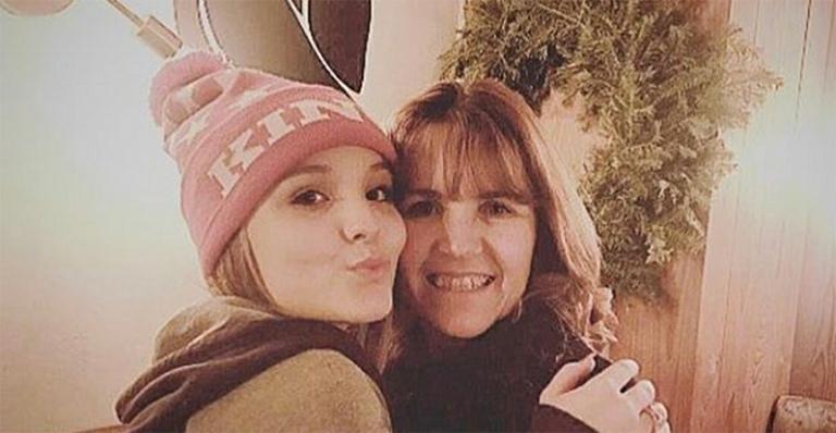 Larissa Manoela sai em defesa da mãe e publica longo desabafo: ‘Peço respeito’