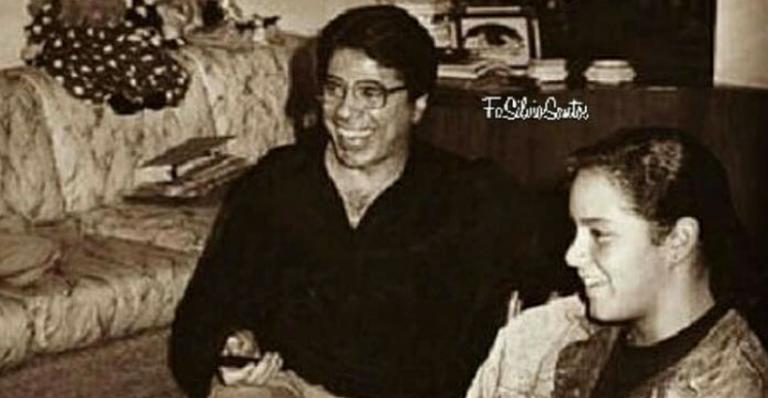 Silvia Abravanel mostra foto da adolescência com o pai, Silvio Santos
