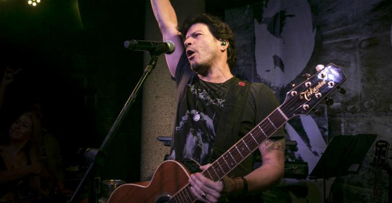 Paulo Ricardo se apresenta no Rio de Janeiro com show intimista