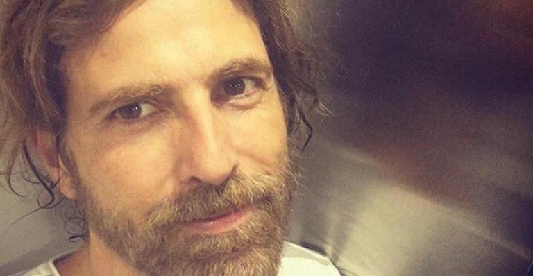 Elenco de ‘A Lei do Amor’ canta parabéns no aniversário de 5 anos da cura de Reynaldo Gianecchini