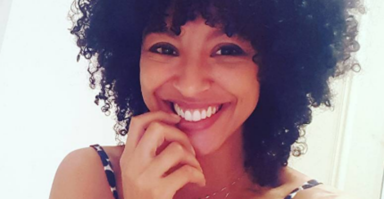 Sheron Menezzes posa de biquíni e ganha elogios: “Maravilhosa”