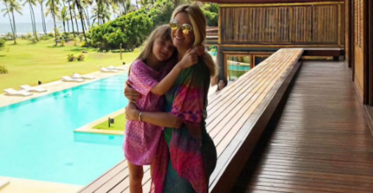 Ticiane Pinheiro curte férias na Bahia ao lado da filha, Rafaella Justus