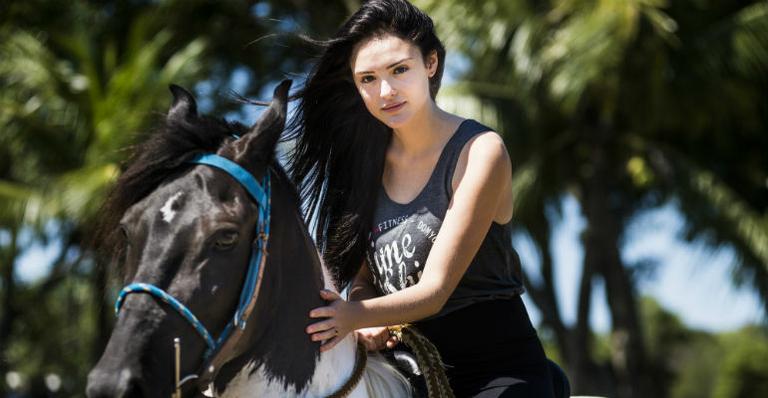 Isabelle Drummond fala sobre os desafios de viver uma personagem de época em “Novo Mundo”