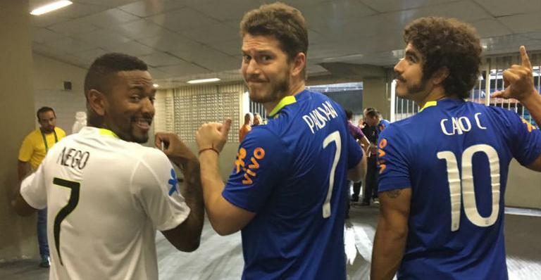Nego do Borel, Caio Paduan e Caio Castro se reúnem em futebol solidário