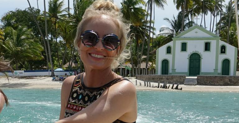 Angélica encerra temporada de verão do “Estrelas” e exalta as belezas de Pernambuco