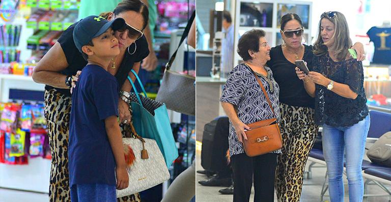 Rainha da simpatia, Susana Vieira é tietada por fãs ao embarcar no Rio