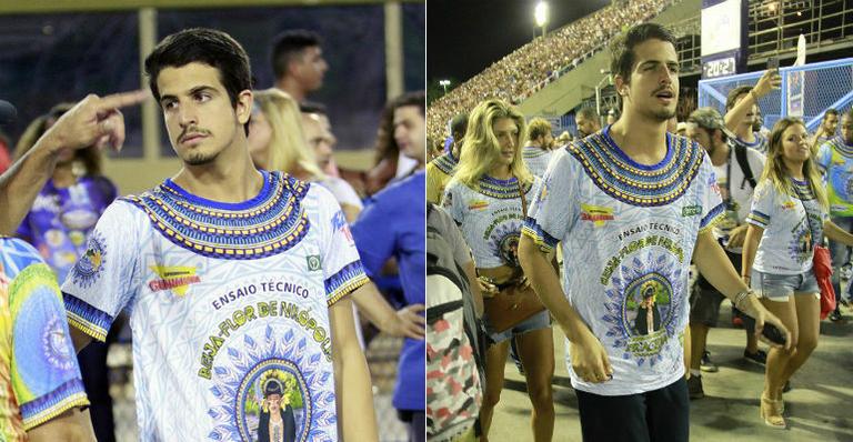 Enzo Celulari rouba cena em ensaio da Beija Flor
