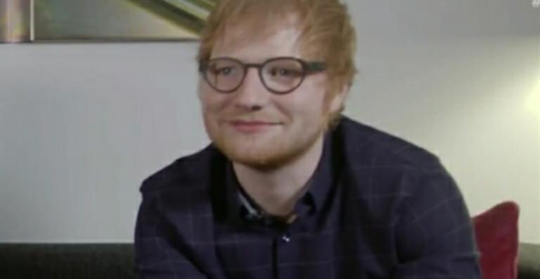 Prestes a vir ao Brasil, Ed Sheeran canta o hit ‘Deu Onda’; veja o vídeo