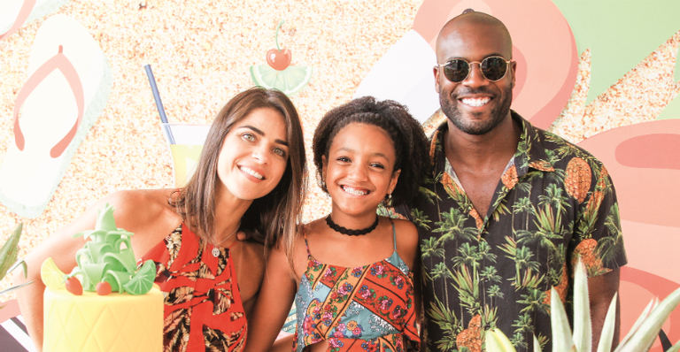 Rafael Zulu comemora 10 anos da filha