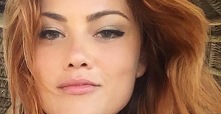 Ellen Rocche exibe seios fartos em foto de biquíni e ganha elogio: ‘Absurdo de mulher’
