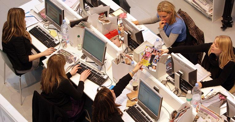 Ambiente de escritório pode destruir sua pele; saiba como se proteger