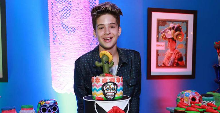 João Guilherme celebra seus 15 anos com festa em SP