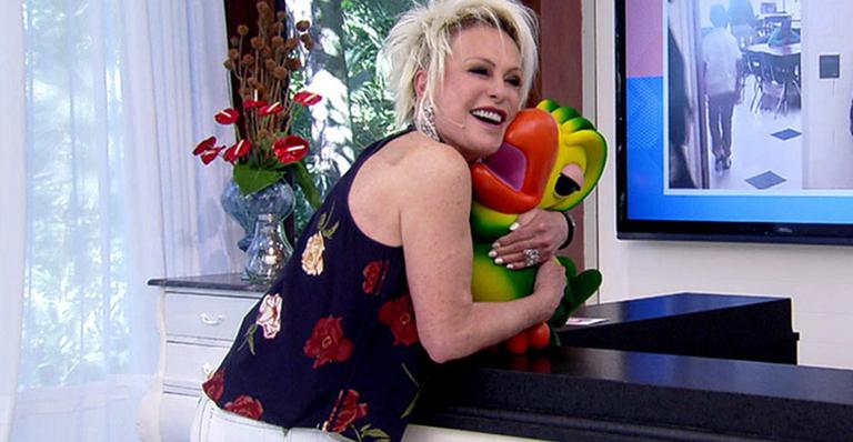 Ana Maria Braga parabeniza Tom Veiga, o Louro José: “Faz sonhar adultos e crianças”