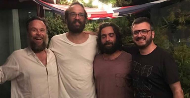 Integrantes do Los Hermanos se reencontram e agitam as redes sociais